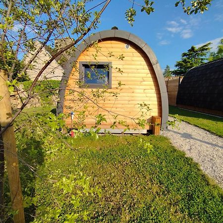 Le Domaine De Pivette Chambre Climatisee Et Insolite Avec Terrasse Privative Авранш Екстер'єр фото